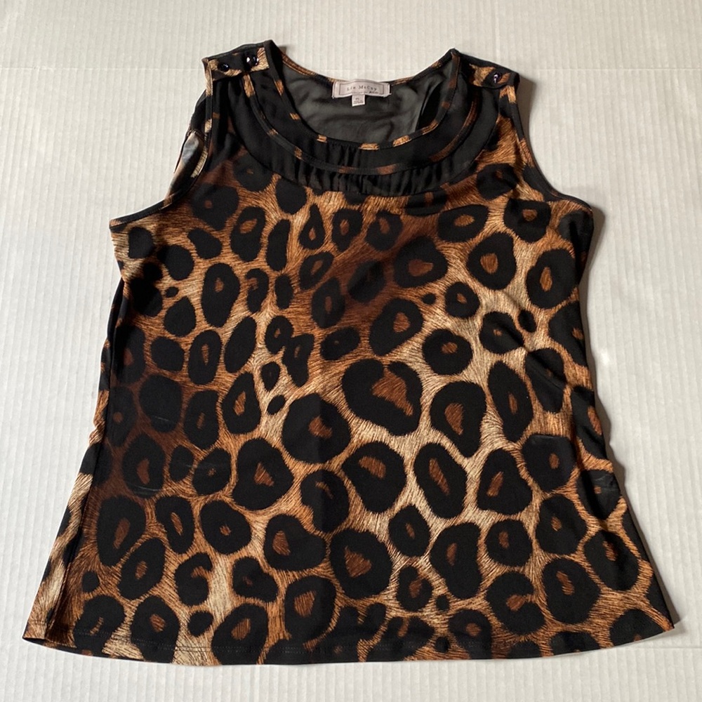 Leopard print top